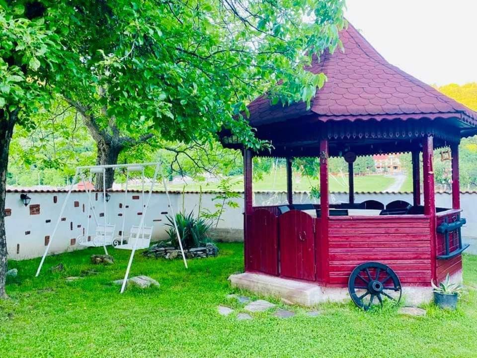 Pensiunea Miraj Polovragi Bagian luar foto
