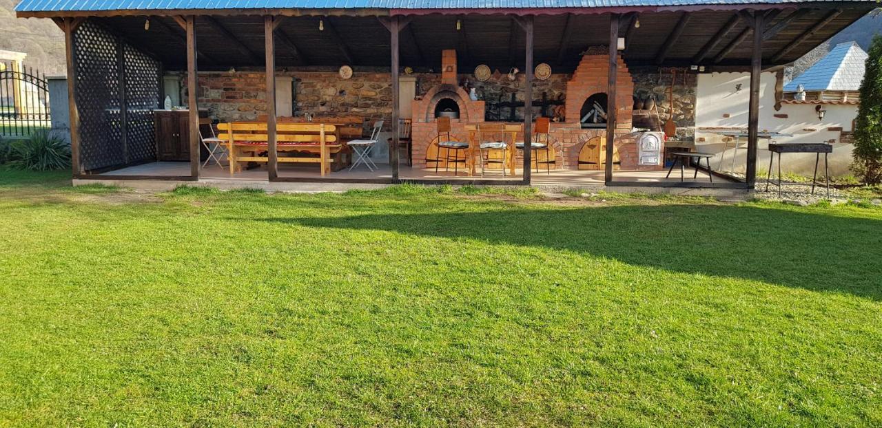 Pensiunea Miraj Polovragi Bagian luar foto