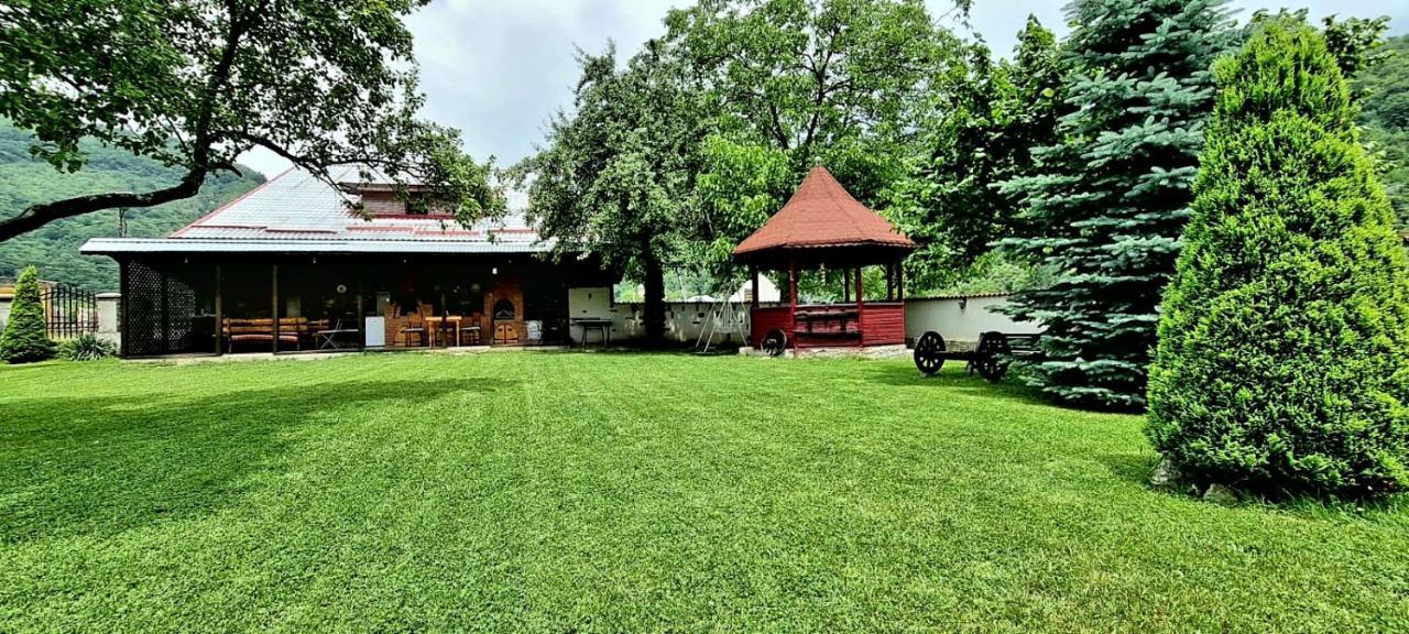 Pensiunea Miraj Polovragi Bagian luar foto