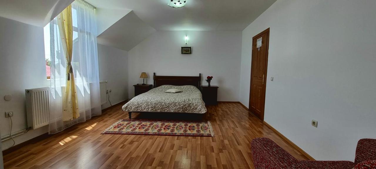 Pensiunea Miraj Polovragi Bagian luar foto