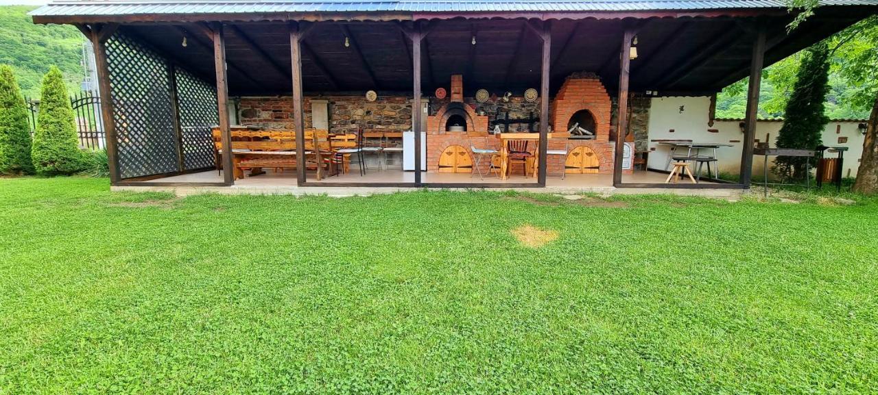 Pensiunea Miraj Polovragi Bagian luar foto
