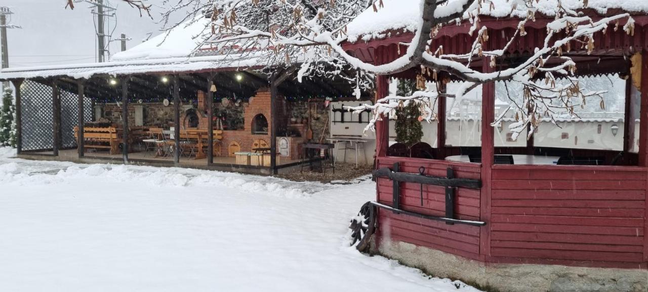 Pensiunea Miraj Polovragi Bagian luar foto
