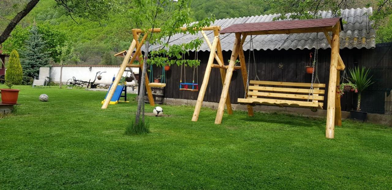 Pensiunea Miraj Polovragi Bagian luar foto