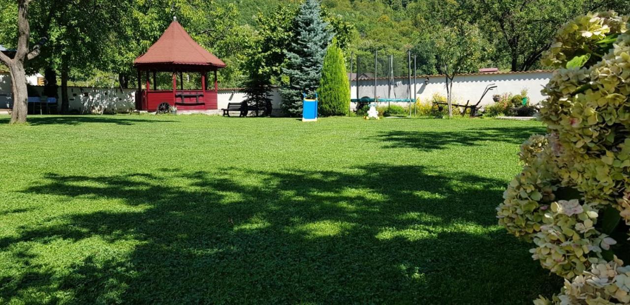 Pensiunea Miraj Polovragi Bagian luar foto