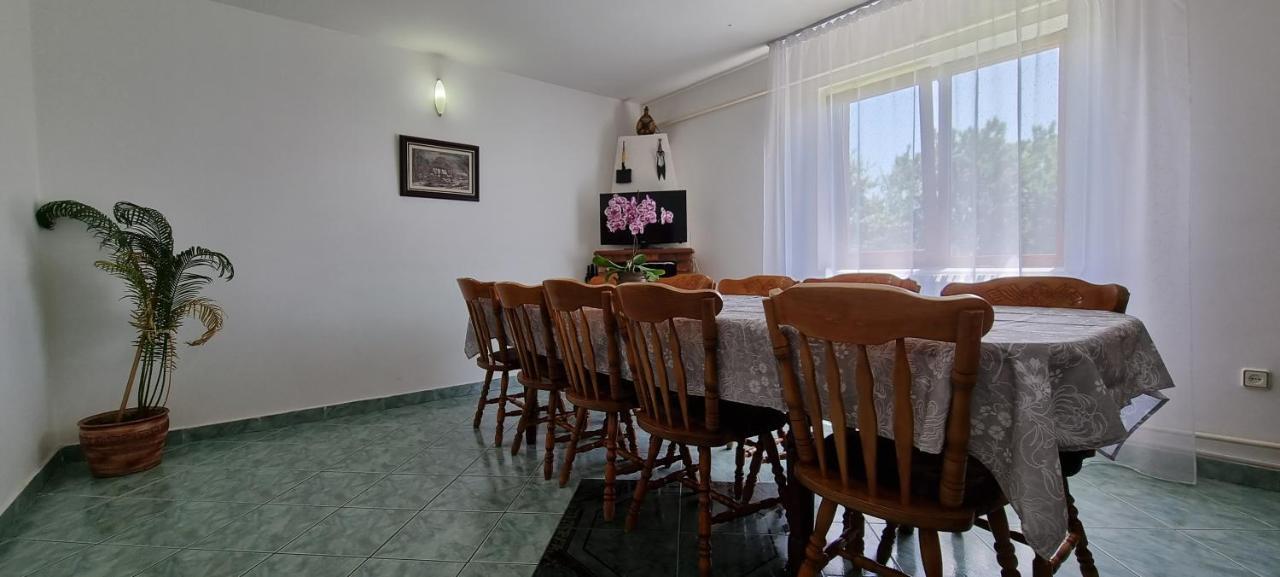 Pensiunea Miraj Polovragi Bagian luar foto