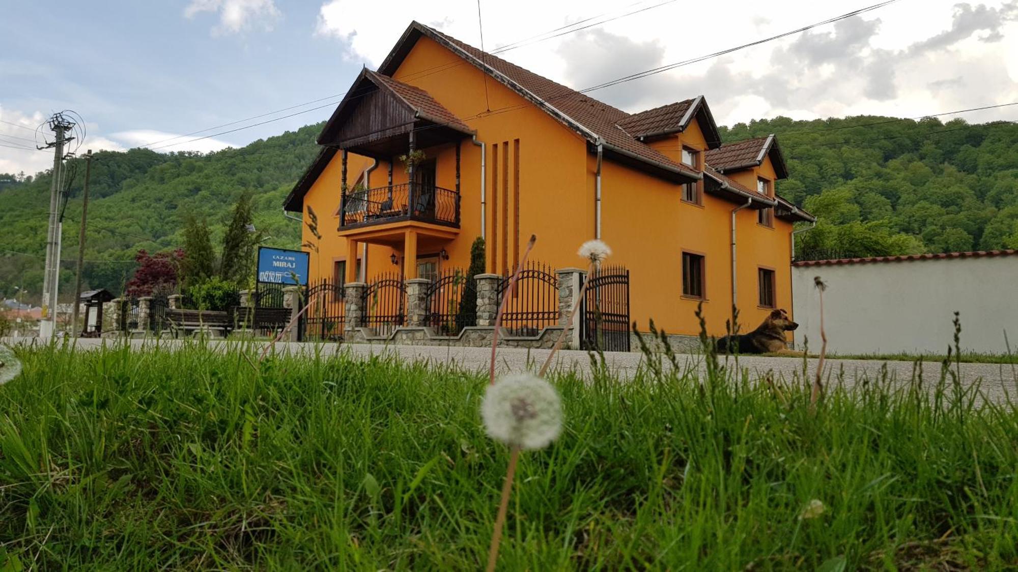 Pensiunea Miraj Polovragi Bagian luar foto
